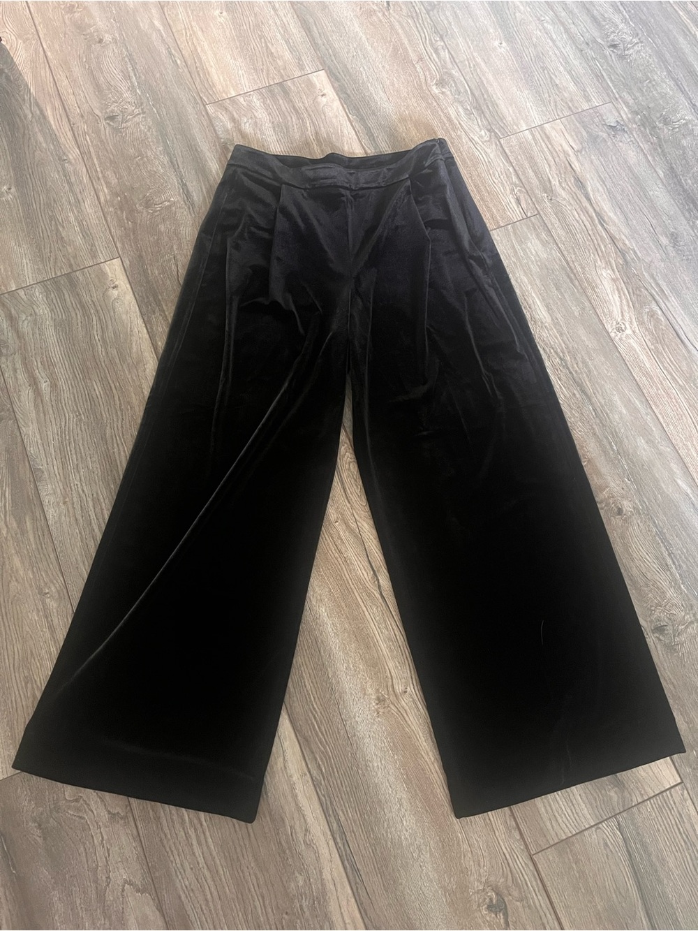 Reitmans Black Wide-Leg Velvet Trousers